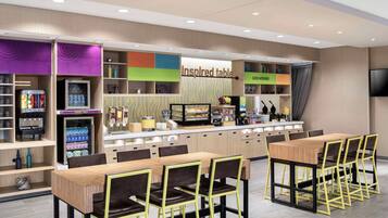 Café da manhã com buffet grátis todos os dias