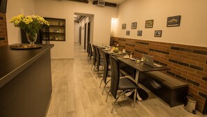 Lobby sitting area - 5 Rooms Mini-Hotel & Tours (Yerevan)