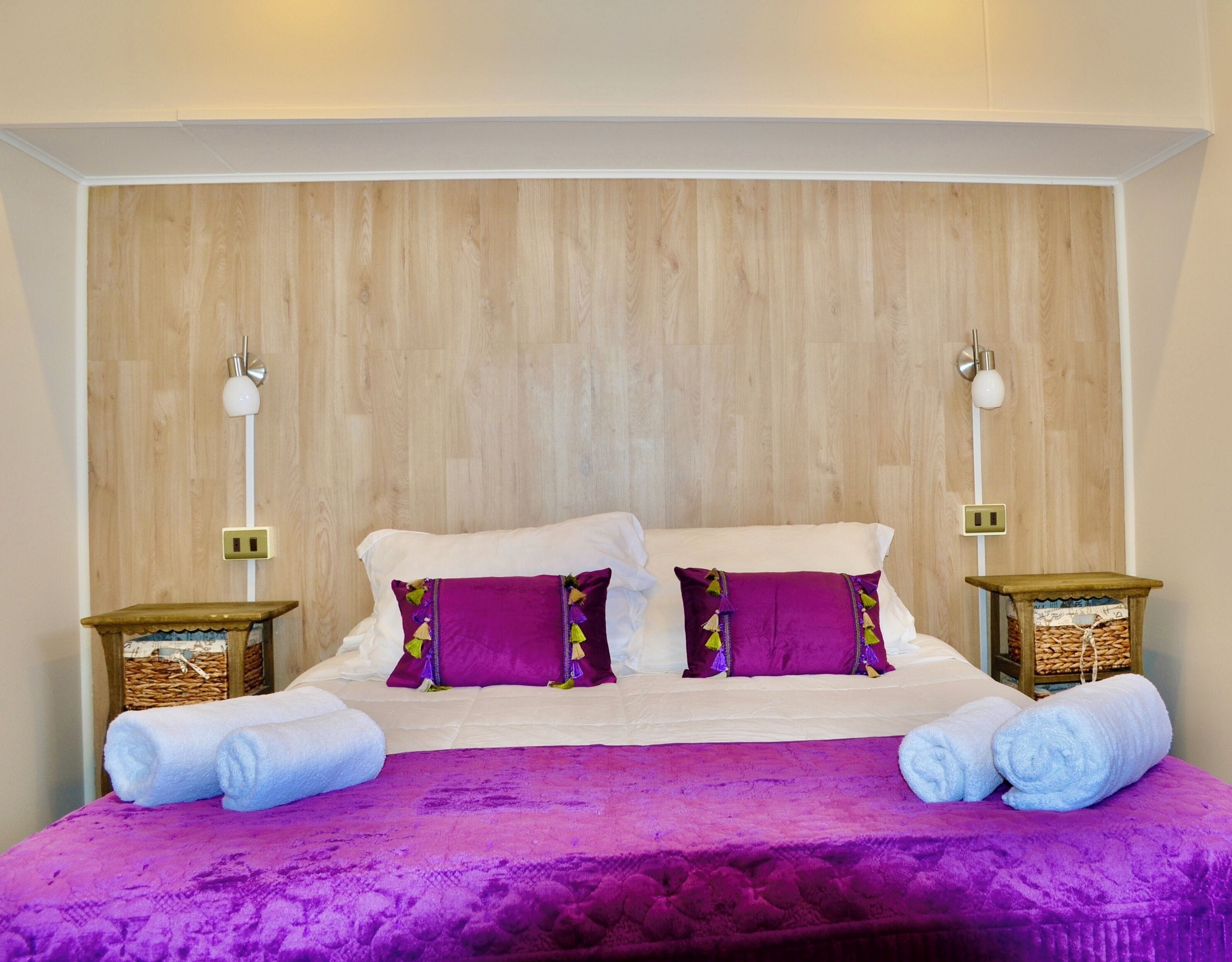 Executive-huoneisto, 1 makuuhuone | Silitysrauta/-lauta, ilmainen Wi-Fi, vuodevaatteet