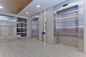 Lobby - NEW Two bedroom condo in Channelside Tam (Tampa)