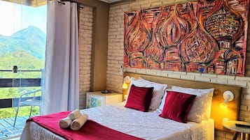 Superior-Zimmer, Balkon, Hügelblick