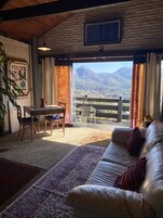 ฝ่ายต้อนรับ