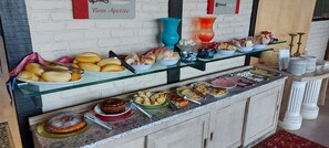 Petit déjeuner préparé à la commande compris tous les jours