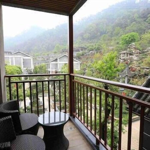 Chongqing Mid-mountain Garden Resort Hotel