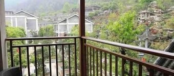 โรงแรมรีสอร์ทฉงชิ่ง มิดเมาน์เทน การ์เด้น