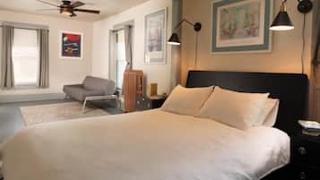 Deluxe Room | Desk, free WiFi, bed sheets