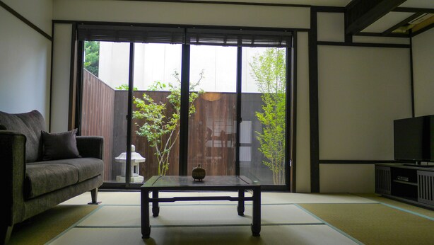 Villa | Living room | Flat-screen TV - Sennichi House (Kanazawa)