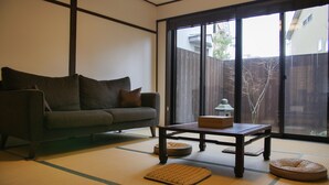 Villa | Living room | Flat-screen TV - Sennichi House (Kanazawa)