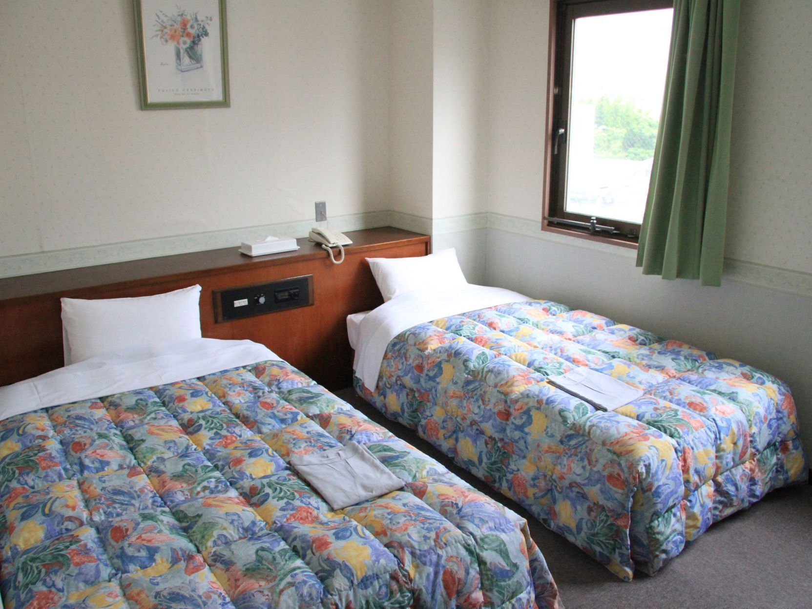 Desk, iron/ironing board, free WiFi