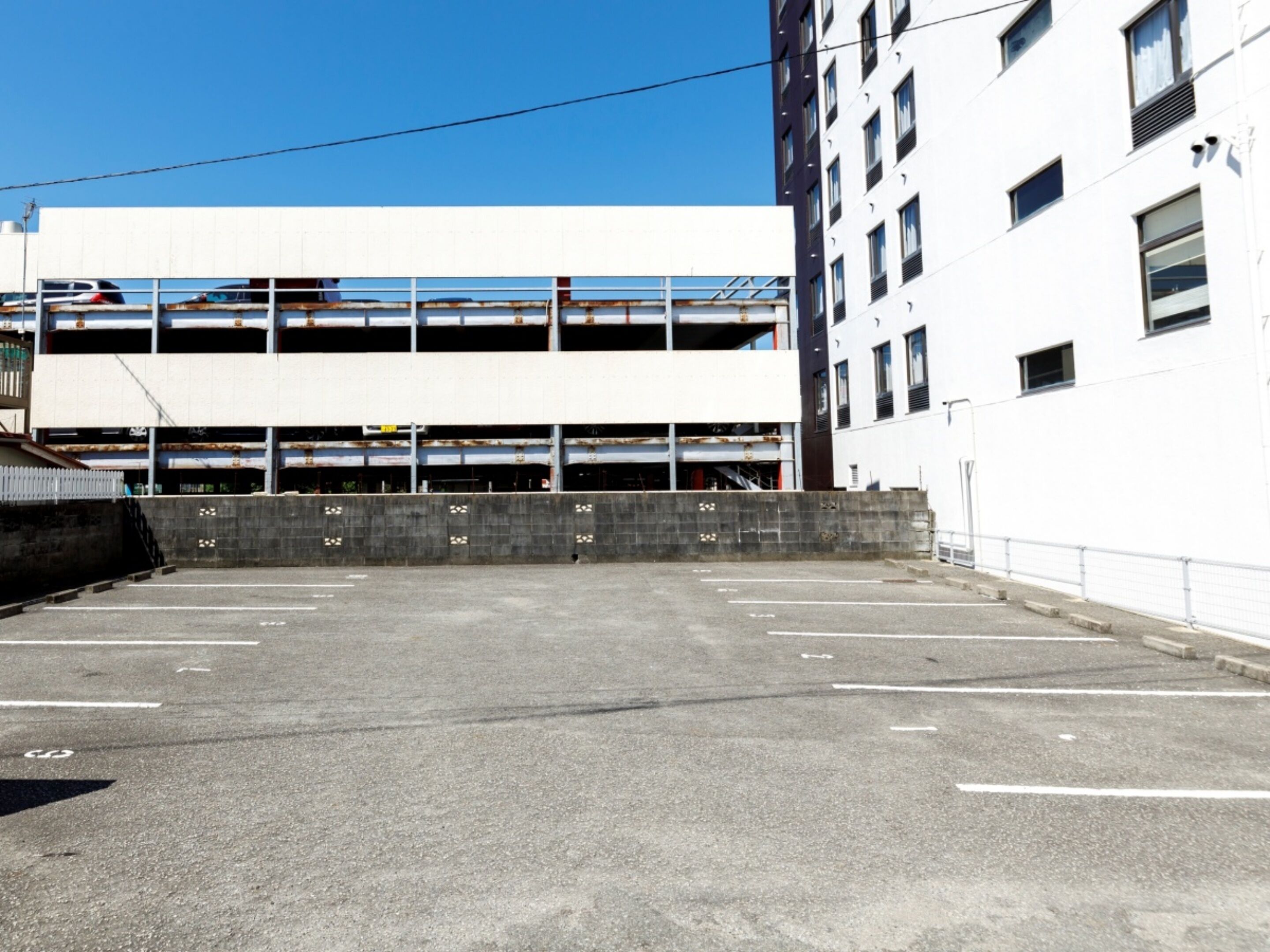 self-parking (surcharge) 1200 per night