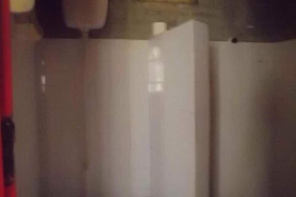 shower, free toiletries, towels