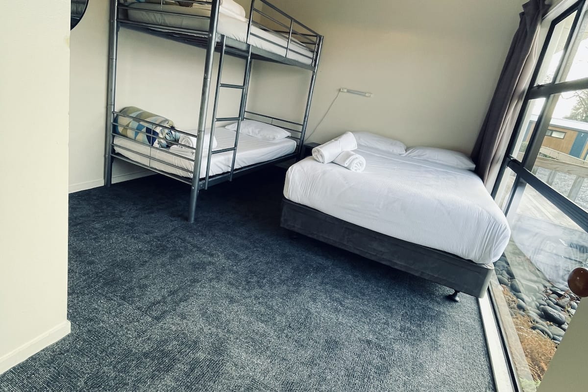 1 dormitorio y ropa de cama de alta calidad