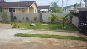 Property grounds - Aspry home, relax and enjoy (Florence Hall Village)