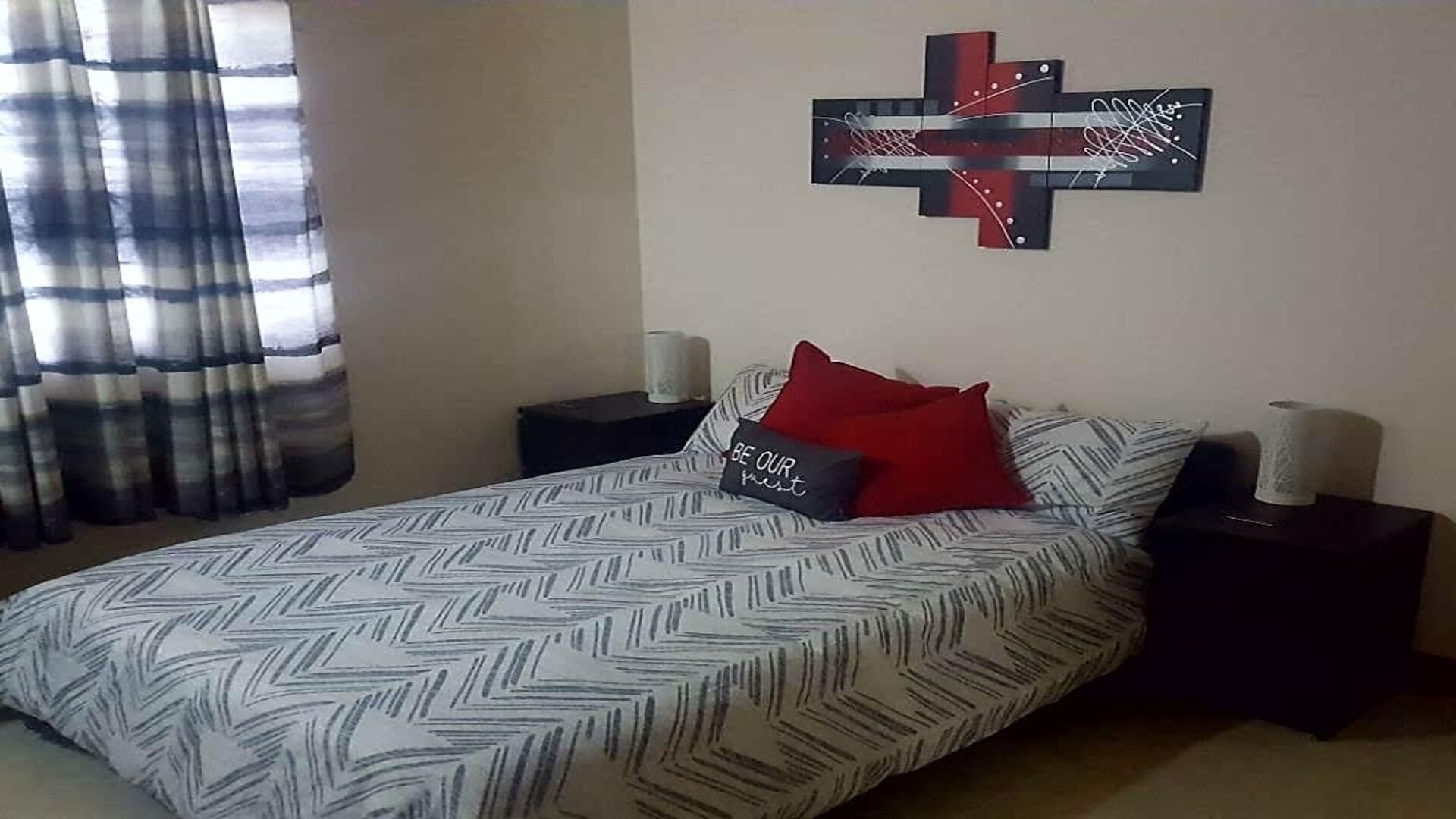 2 室のベッドルーム、アイロン / アイロン台、ベッドシ ーツ