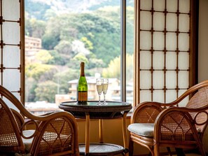 Chambre Supérieure, non-fumeurs (Superior Japanese-Style) | Vue sur les montagnes