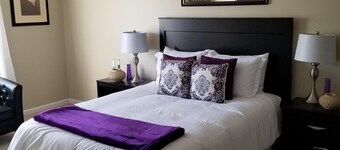 Beautifully Decorated 4 Bedroom Home in Quiet Cul De Sac