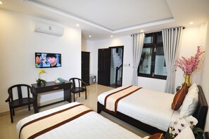 Family Room | Minibar, desk, soundproofing, free WiFi - Hoi An Bali Homestay (Da Nang)