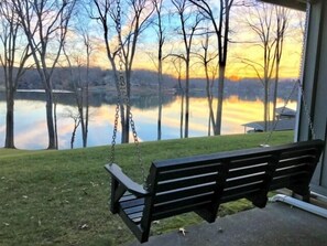 Property grounds - Shorely Heaven:  WiFi, Disney+, Amazon Prime, YouTubeTV, (2) Kayaks Wide Water Lake Views (Moneta)