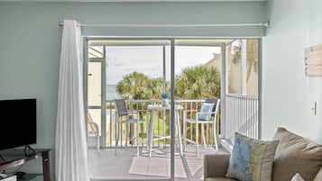 Flat-screen TV, DVD player, stereo, offices