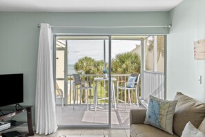 Flat-screen TV, DVD player, stereo, offices