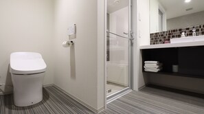 Deluxe Twin Room | Bathroom | Free toiletries, hair dryer, slippers, bidet - HOTEL M’s EST KYOTO STATION SOUTH (Kyoto)