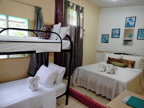 Phòng 4 dành cho gia đình, nhiều giường | Bộ đồ giường cao cấp, trang trí khác biệt 