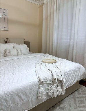 3 عدّة غرف نوم ومكتب ومكواة/لوح كي وواي فاي مجانًا