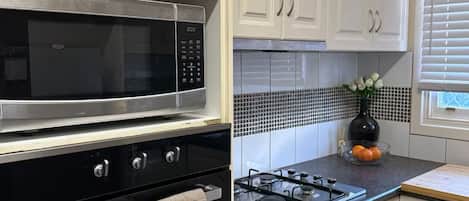 Micro-ondes, four, cafetière/bouilloire, grille-pain