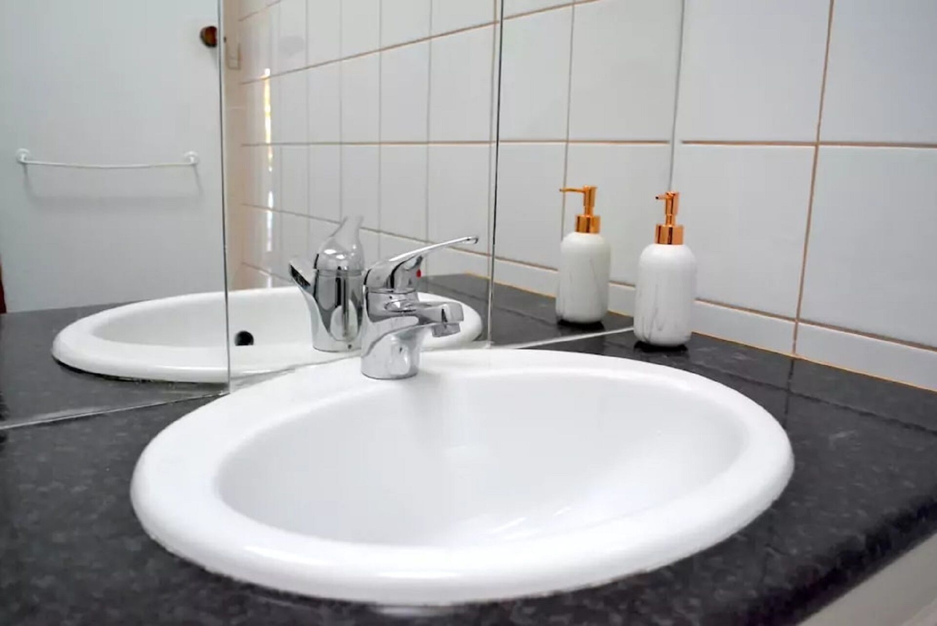 Home in Perth's Best Location (minutes from Beach) — image 4