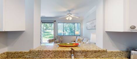 المنشأة من الداخل