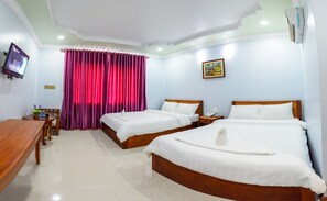 Minibar, desk, free WiFi - Kheang Oudom Hotel (Moung Ruessei)