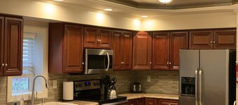 Cozy cottage in the Heart of the Finger Lakes with hot tub - dog friendly