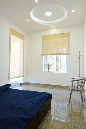 Private Room | Minibar, desk, free WiFi - LeuLeu Mountain View Villa & Camping - Hostel (Da Lat)