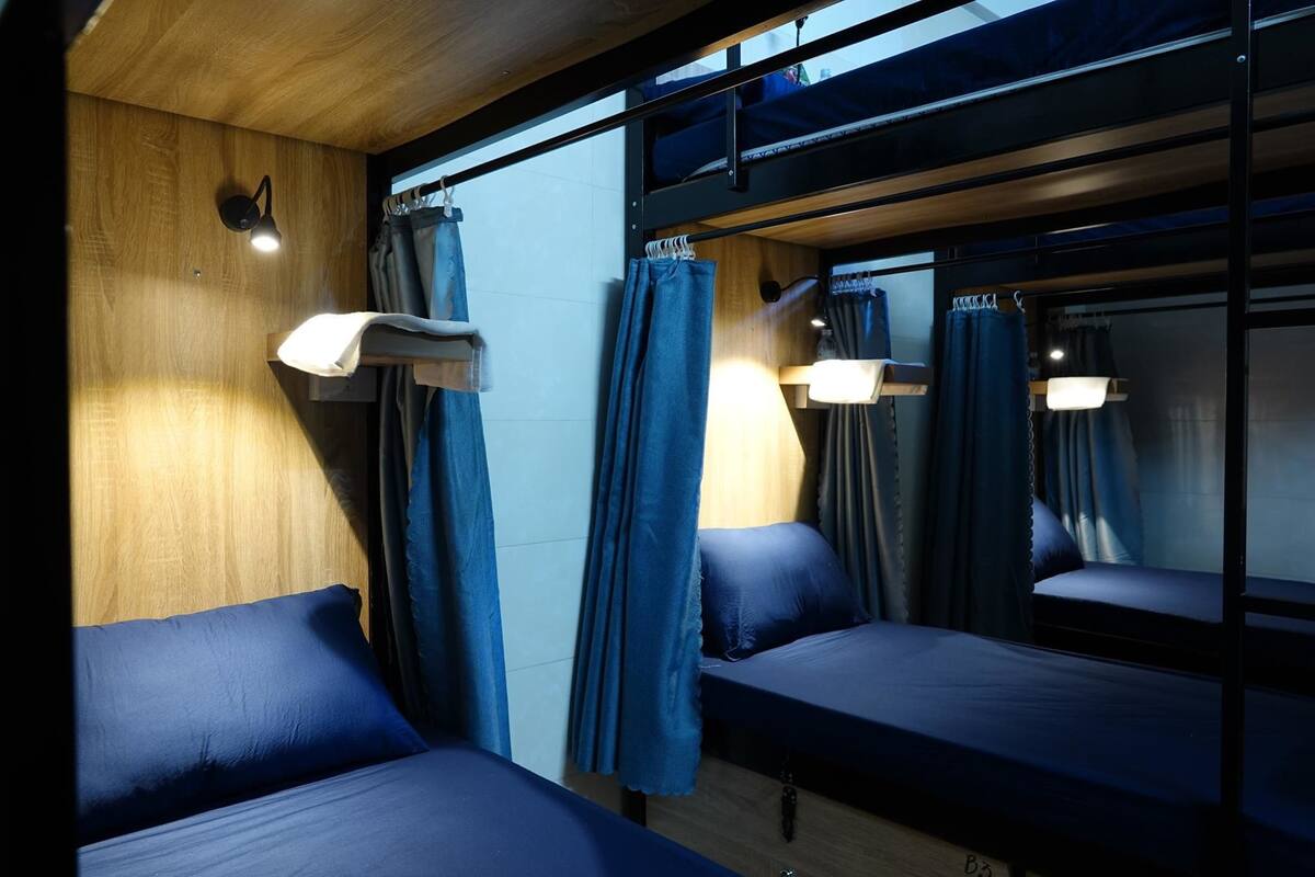 Minibar, escritorio y wifi gratis 