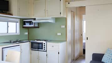 Cabin | Private kitchen | Fridge, microwave, stovetop, electric kettle