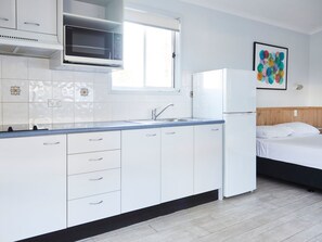 Lakeside Cabin | Private kitchen