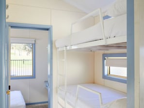 Cabana bàsica, 1 dormitori, cuina bàsica, vistes al llac | 1 dormitori, wifi gratuïta i roba de llit