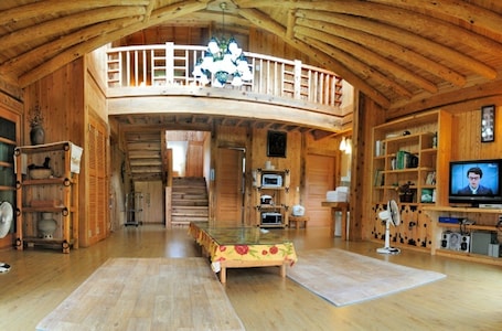 Family Room | Living area | Flat-screen TV. Jeju Sannaedeul Pension