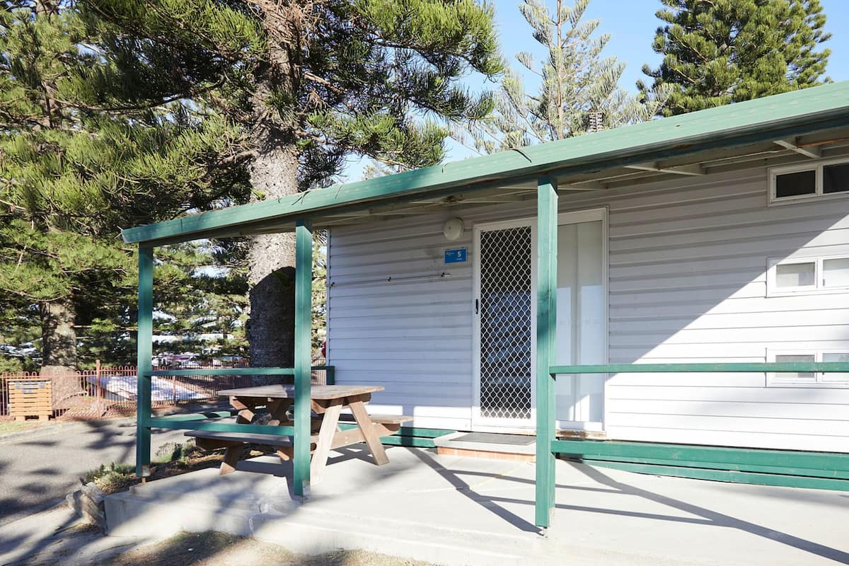 Basic-Ferienhütte, 1 Schlafzimmer, Kochnische, Meerblick | Kostenloses WLAN, Bettwäsche, Rollstuhlgeeignet