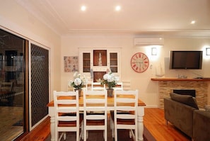Dining - "The Deck @ Cowes - Phillip Island" (Cowes)
