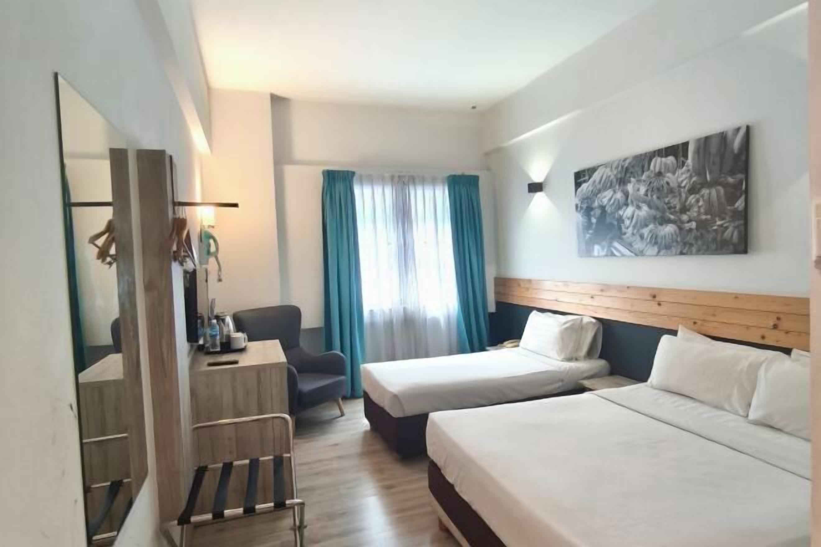 Minibar, bureau, Wi-Fi gratuit, draps fournis