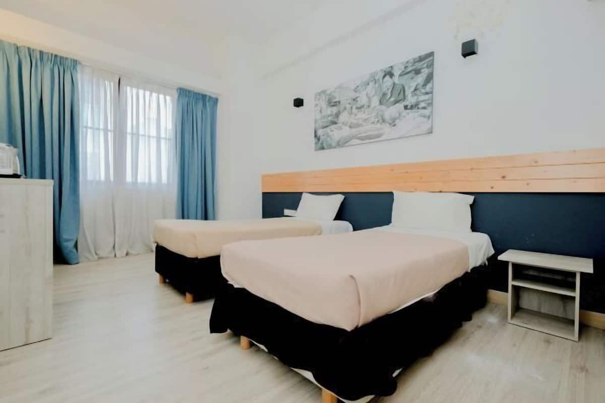 Minibar, desk, free WiFi, bed sheets