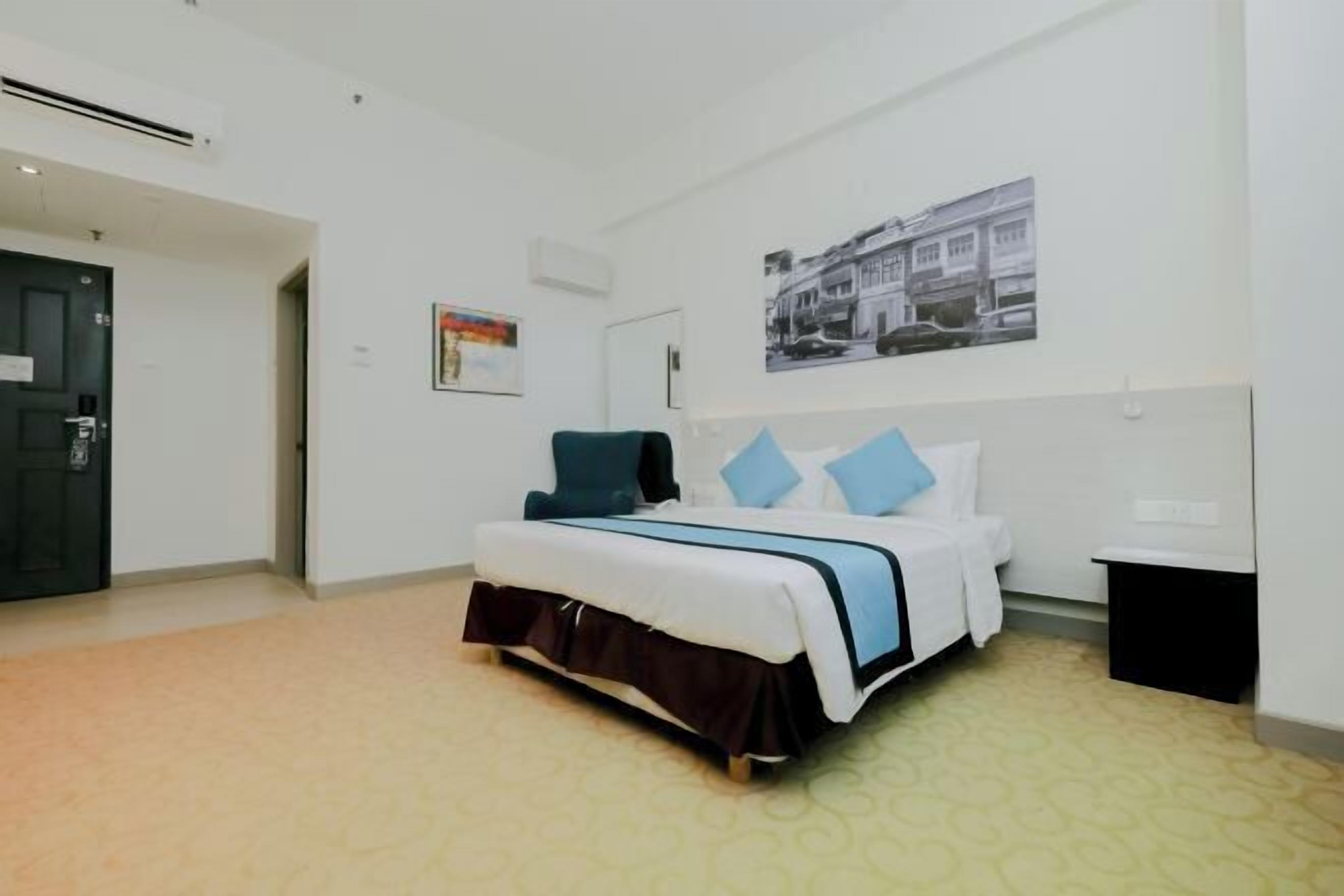 Minibar, bureau, Wi-Fi gratuit, draps fournis