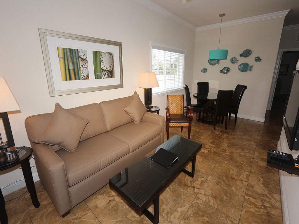 Televisión de pantalla plana, reproductor de DVD y estéreo 