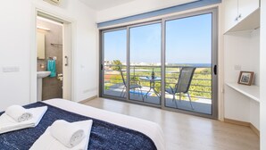 Villa, 4 Bedrooms, Private Pool, Pool View - Ayia Triada View (Paralimni)