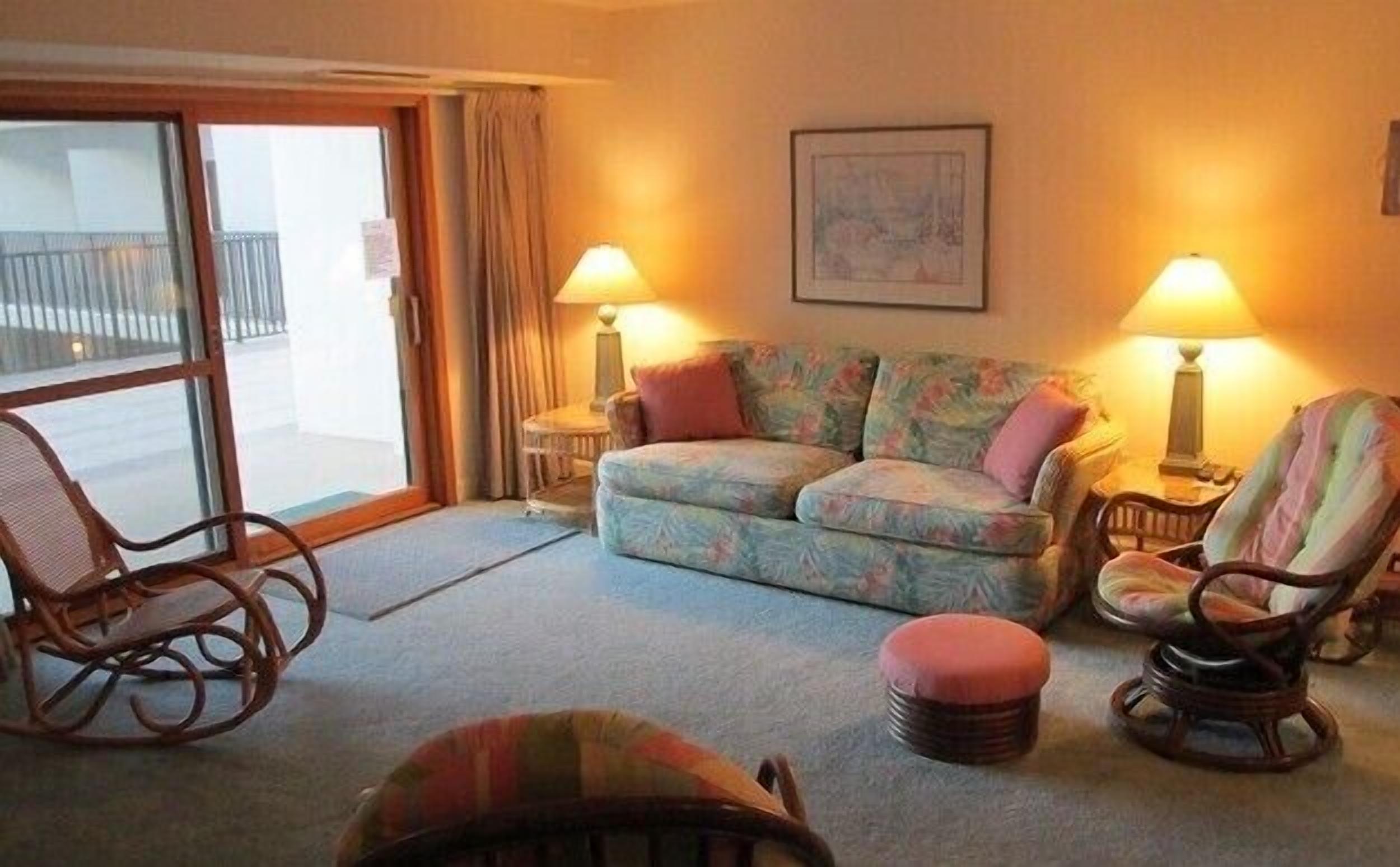 LINENS  INCLUDED*!  HORIZON VIEWS OF OCEAN FROM ALL ROOMS<br>OCEANFRONT/BOARDWALK BUILDING/ROOFTOP POOL UNIT 213