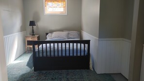 3 bedrooms, travel crib, free WiFi, bed sheets