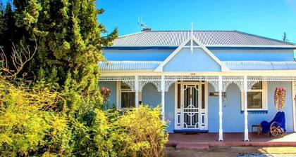 ELLA'S PLACE - CHARMING MINER'S HERITAGE COTTAGE