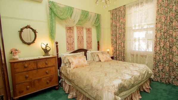 2 chambres, fer et planche à repasser, draps fournis