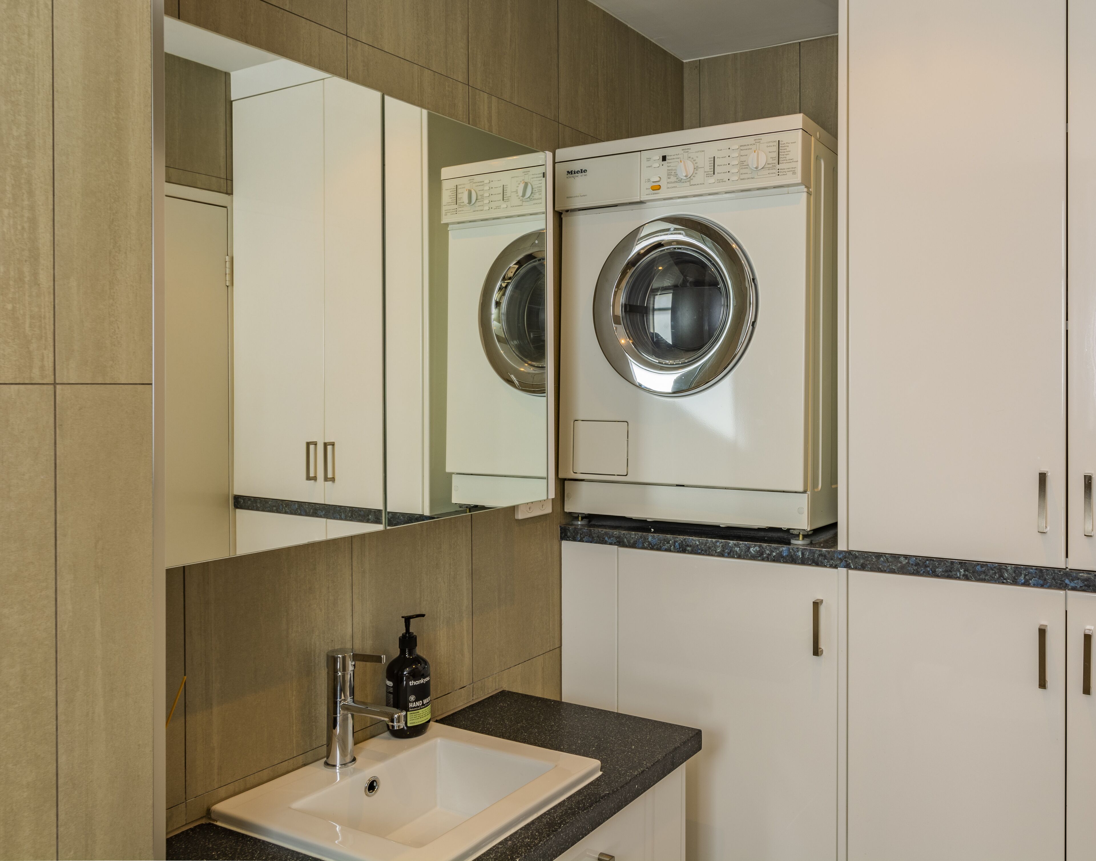 Scarlett's by Salamanca — image 20